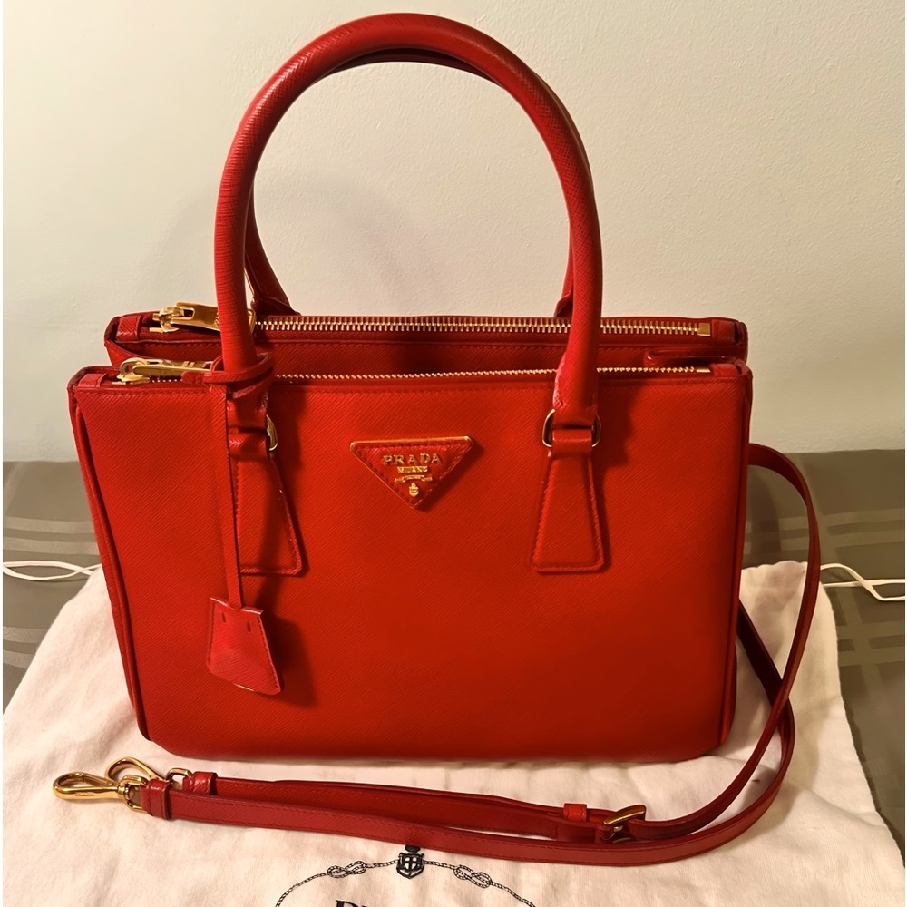 Authentic Prada Galleria Saffiano leather 2way  Tote bag Limited Inventory ( M )